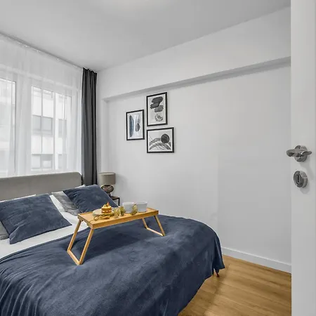 Wola - 8th Floor, Tram&bus Nearby
