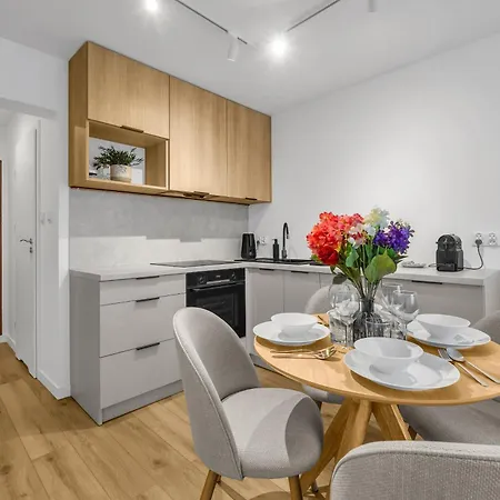 Wola - 8th Floor, Tram&bus Nearby *