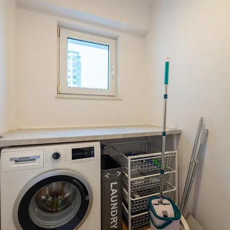 Apartment Wola - 8th Floor, Tram&bus Nearby Warschau
