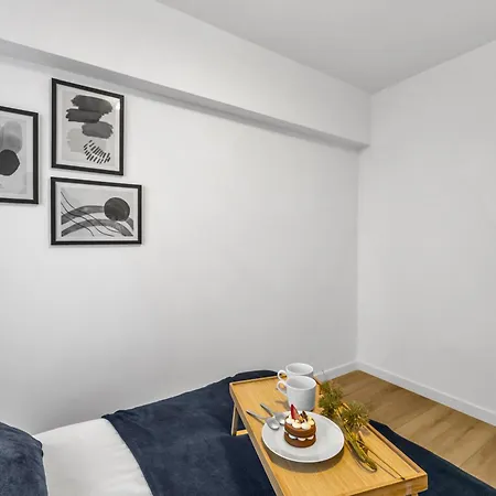 Wola - 8th Floor, Tram&bus Nearby