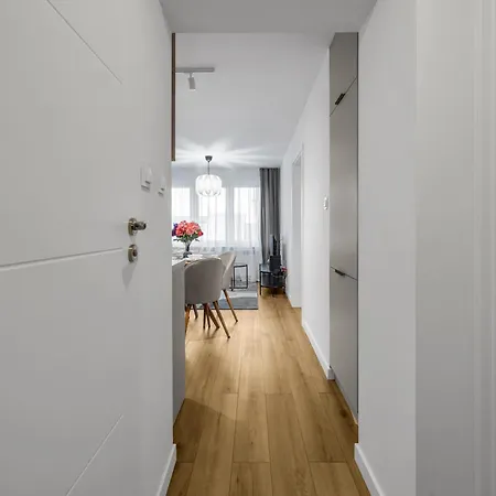 Wola - 8th Floor, Tram&bus Nearby Apartment